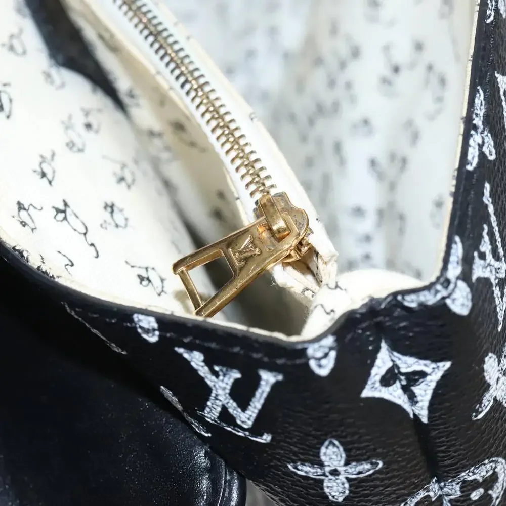 LOUIS VUITTON Catgram Cat Pochette Shoulder Bag Black M52935